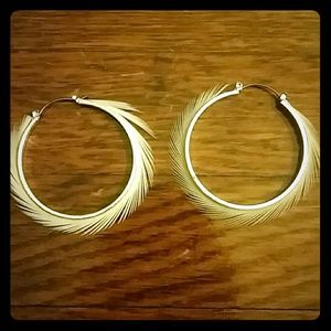white feathered hoop earrings 😇